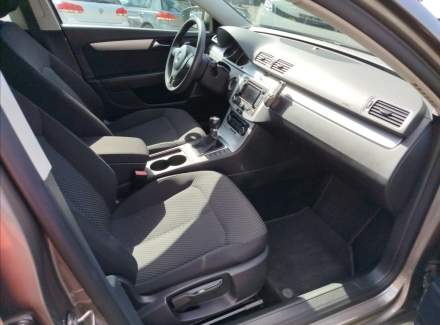 Volkswagen - Passat