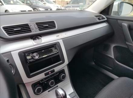 Volkswagen - Passat