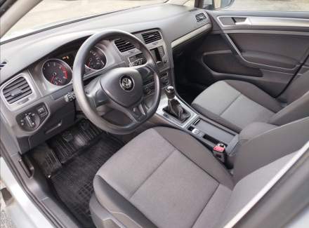 Volkswagen - Golf