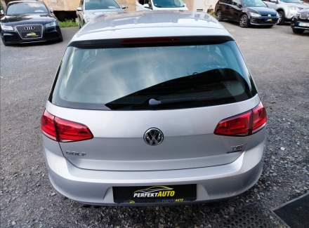 Volkswagen - Golf