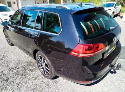 Volkswagen - Golf