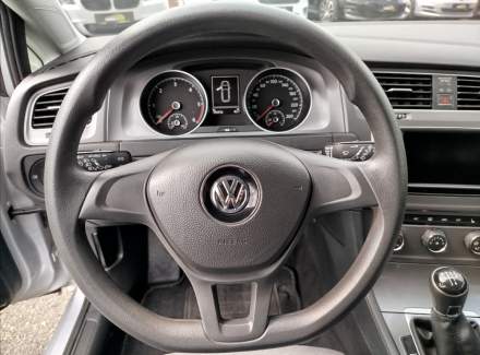 Volkswagen - Golf
