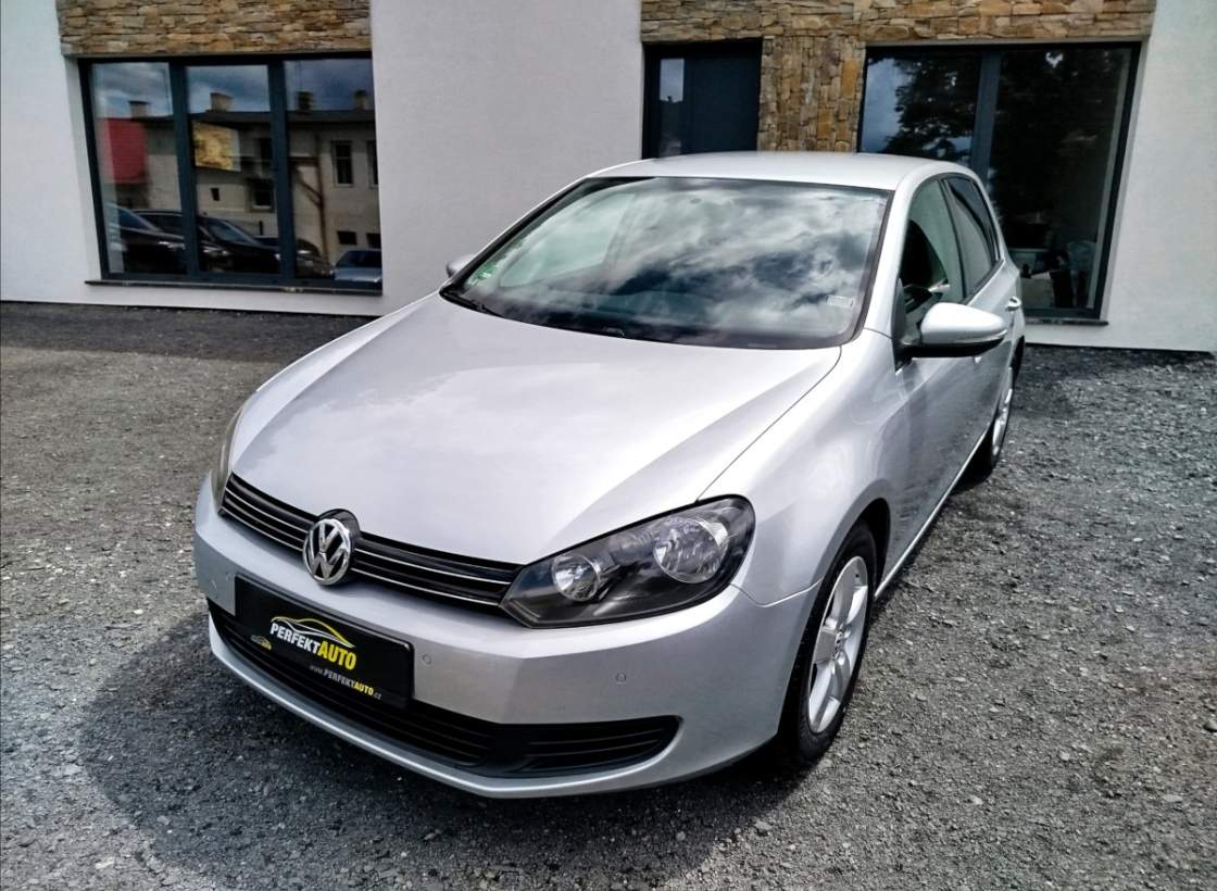 Volkswagen - Golf