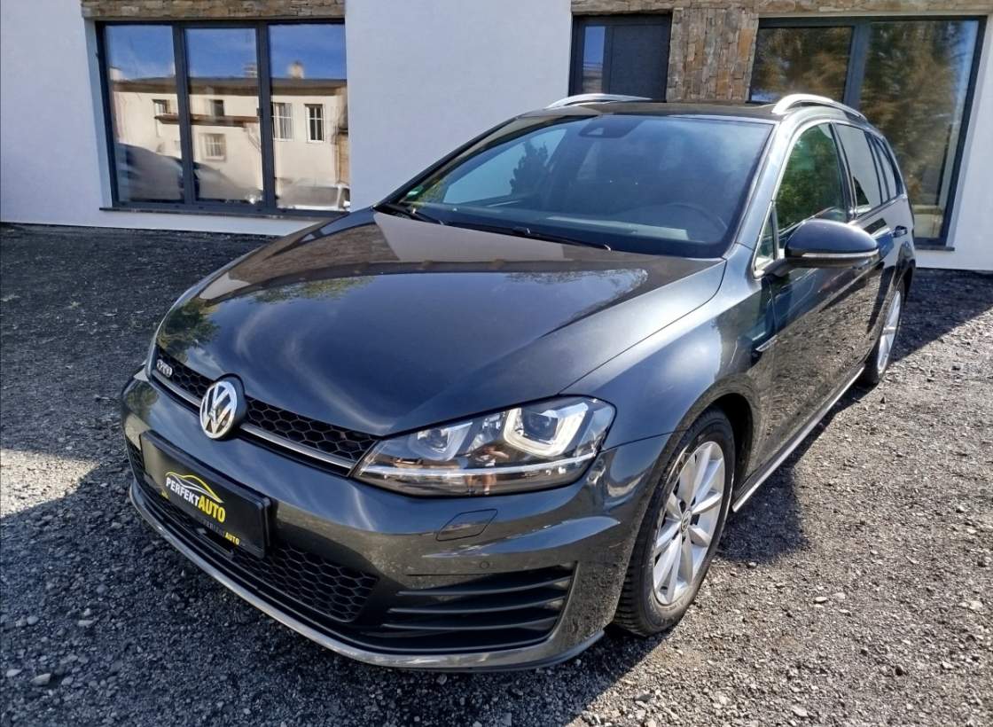 Volkswagen - Golf