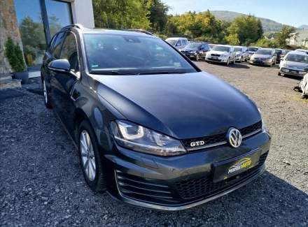 Volkswagen - Golf