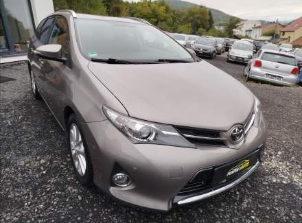 Toyota - Auris