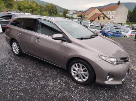 Toyota - Auris