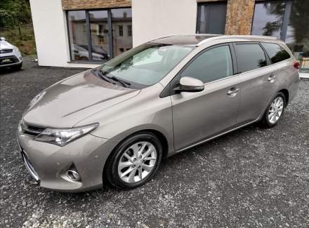 Toyota - Auris