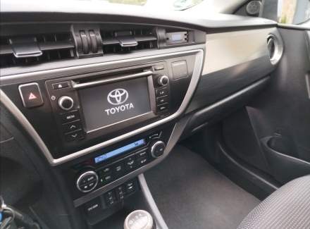 Toyota - Auris