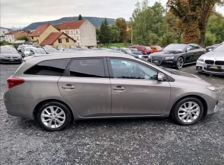 Toyota - Auris