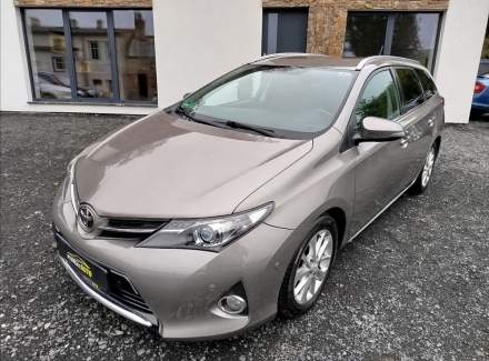 Toyota - Auris