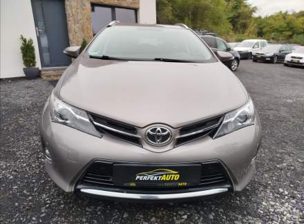 Toyota - Auris