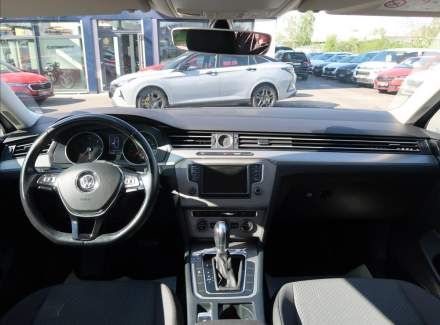 Volkswagen - Passat
