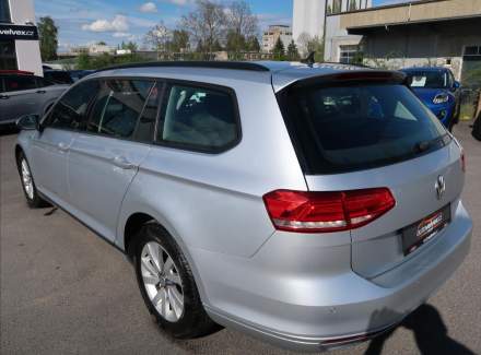 Volkswagen - Passat