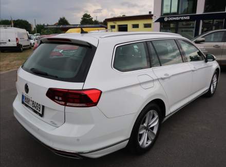 Volkswagen - Passat