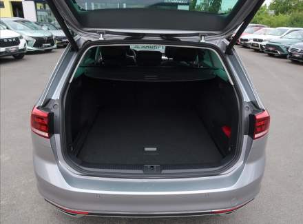 Volkswagen - Passat