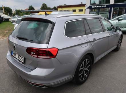 Volkswagen - Passat