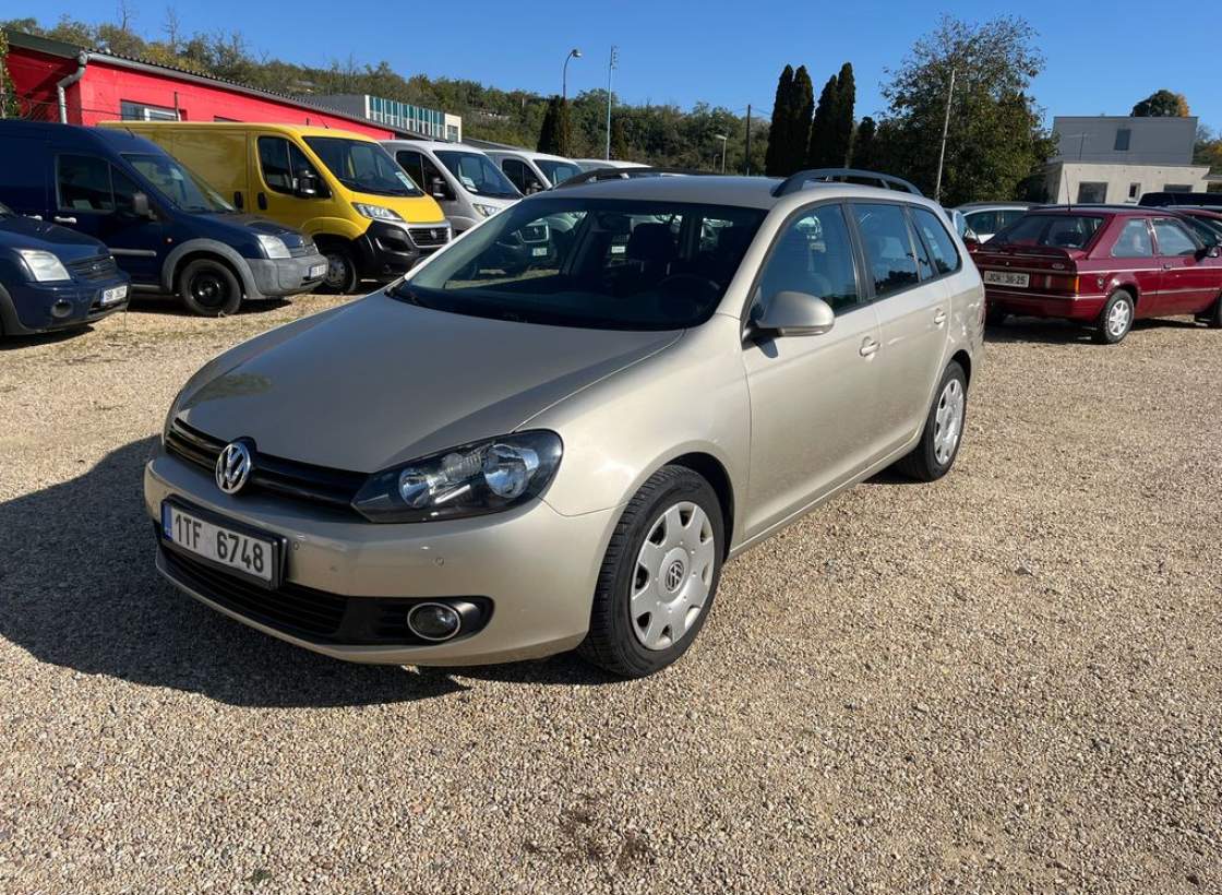 Volkswagen - Golf