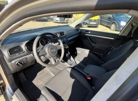 Volkswagen - Golf