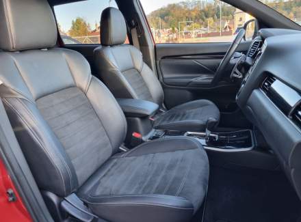 Mitsubishi - Outlander