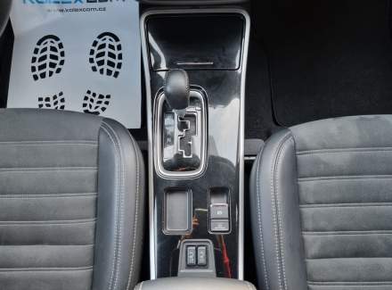 Mitsubishi - Outlander