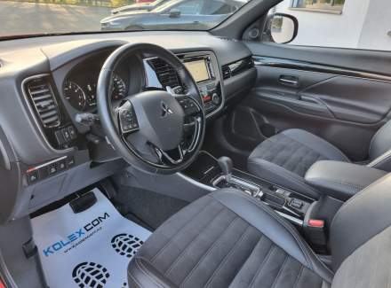 Mitsubishi - Outlander