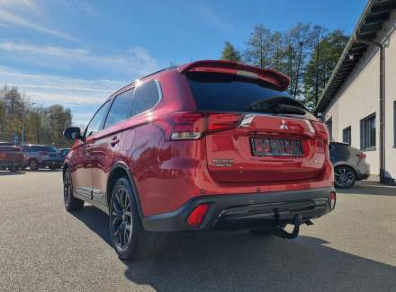 Mitsubishi - Outlander
