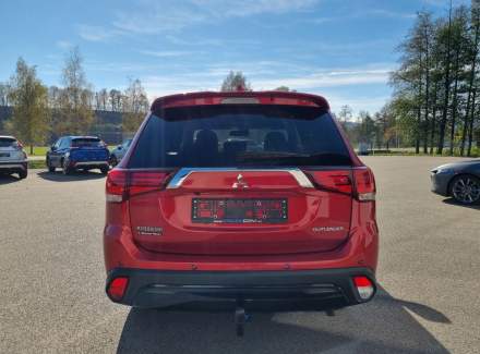 Mitsubishi - Outlander