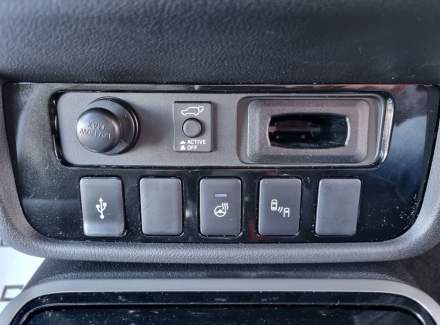 Mitsubishi - Outlander