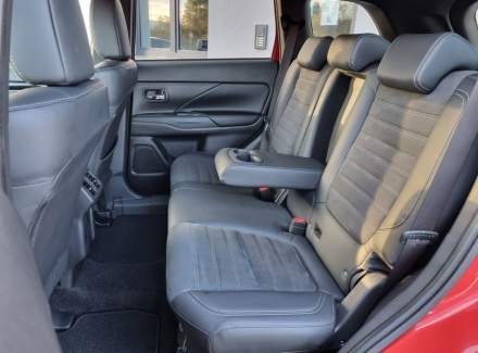 Mitsubishi - Outlander