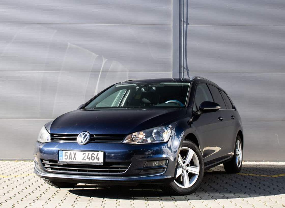 Volkswagen - Golf
