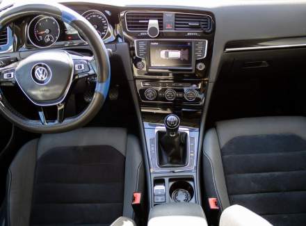 Volkswagen - Golf