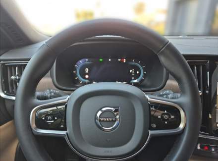 Volvo - V90