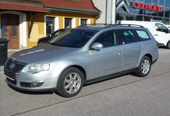 Volkswagen - Passat