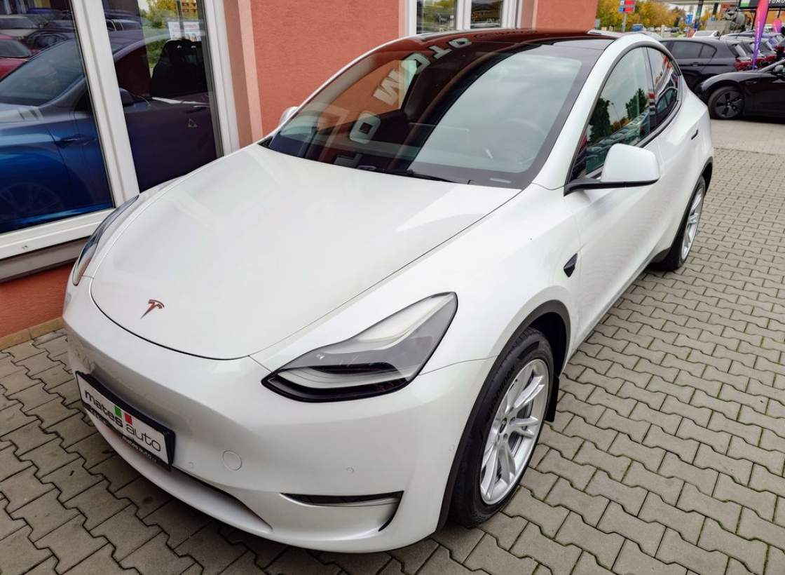 Tesla - Model Y