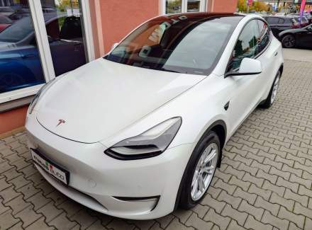 Tesla - Model Y