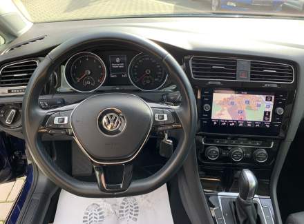 Volkswagen - Golf