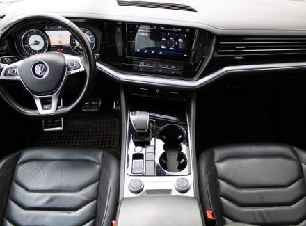 Volkswagen - Touareg