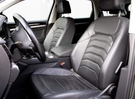 Volkswagen - Touareg