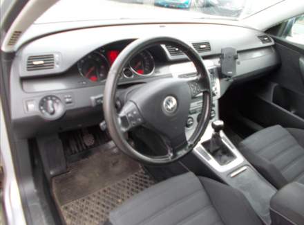Volkswagen - Passat