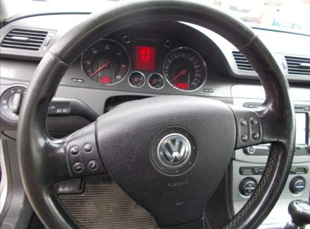 Volkswagen - Passat
