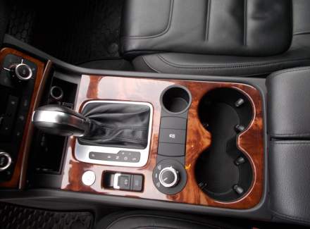 Volkswagen - Touareg