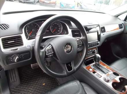 Volkswagen - Touareg