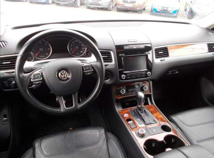 Volkswagen - Touareg