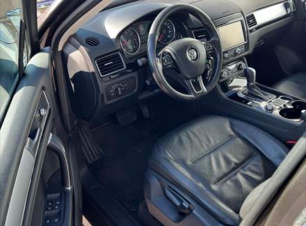 Volkswagen - Touareg