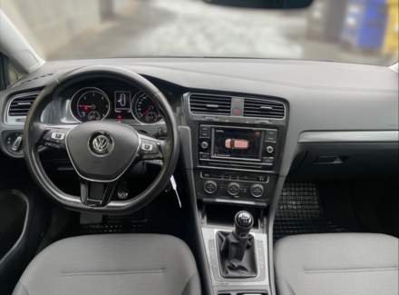 Volkswagen - Golf
