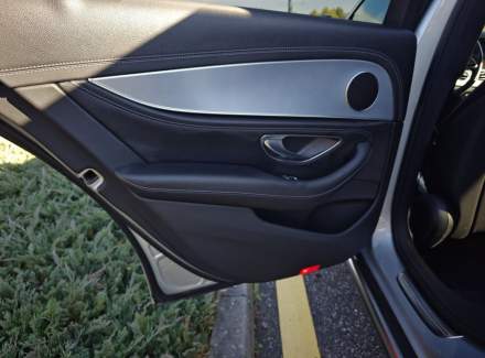 Mercedes-Benz - E-class