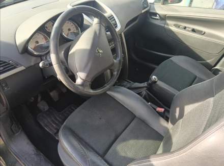 Peugeot - 207