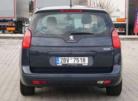 Peugeot - 5008