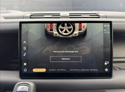 Land Rover - Defender